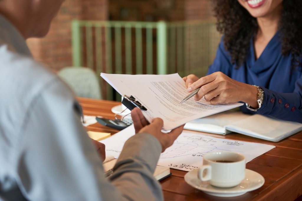 Contrato de trabalho: saiba tudo sobre direitos e obrigações de empregador e empregado